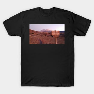 Boundary Trail Sign Mt. St. Helens T-Shirt